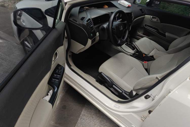 Used Honda Civic 2014 1.8L Automatic Classic Edition Driver Seat