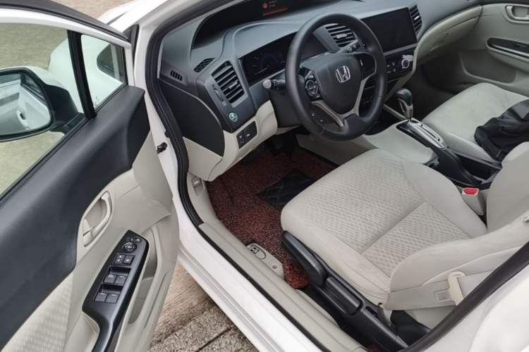 Used Honda Civic 2014 1.8L automatic comfort version Driver Seat