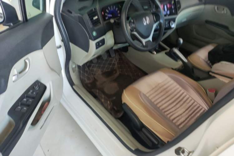 Used Honda Civic 2014 1.8L Manual Classic Edition Driver Seat