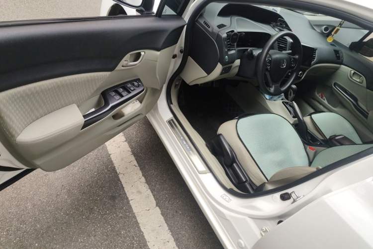 Used Honda Civic 2014 1.8L Automatic Classic Edition Driver Seat