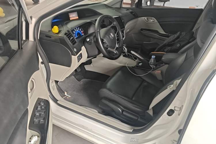 Used Honda Civic 2014 1.8L Automatic Classic Edition Driver Seat