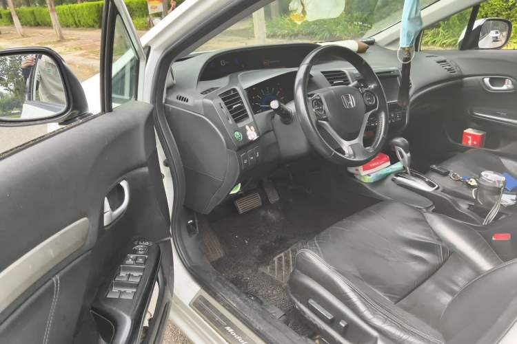 Used Honda Civic 2014 1.8L automatic luxury edition Driver Seat