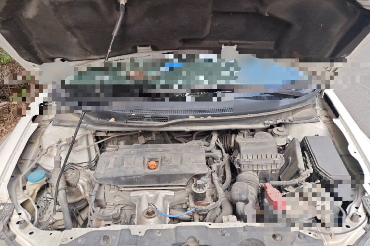 Used Honda Civic 2014 1.8L automatic comfort version Engine Bay