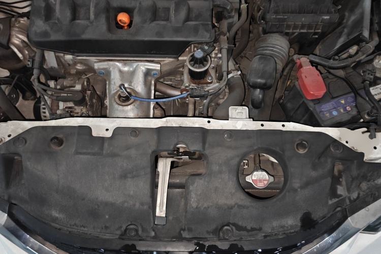Used Honda Civic 2014 1.8L automatic comfort version Engine Bay