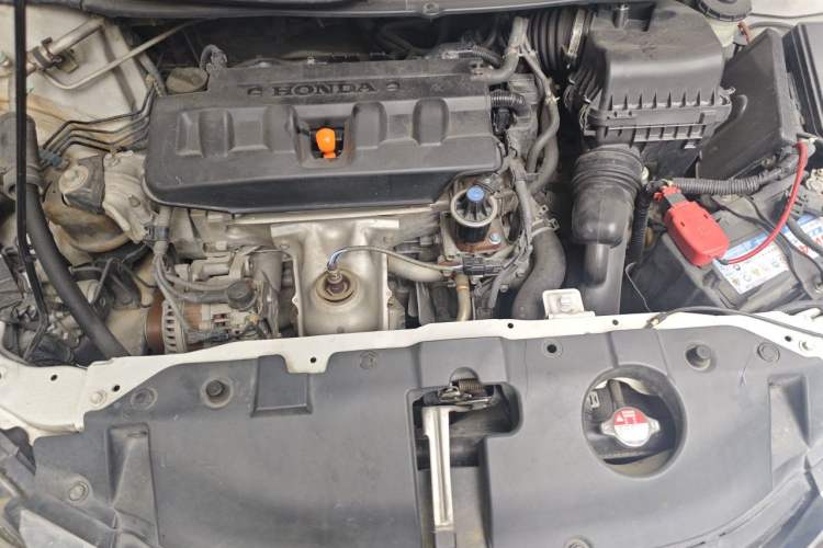 Used Honda Civic 2014 1.8L automatic comfort version Engine Bay