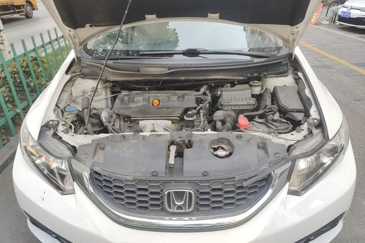 Used Honda Civic 2014 1.8L Automatic Classic Edition Engine Bay