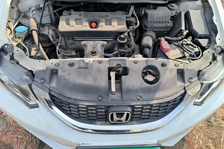 Used Honda Civic 2014 1.8L automatic comfort version Engine Bay