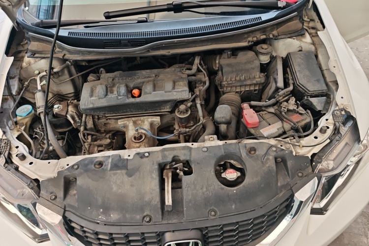 Used Honda Civic 2014 1.8L automatic comfort version Engine Bay