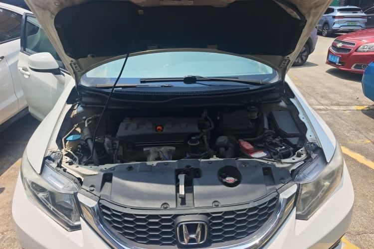Used Honda Civic 2014 1.8L automatic comfort version Engine Bay