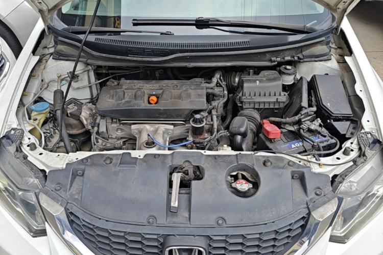 Used Honda Civic 2014 1.8L automatic luxury edition Engine Bay