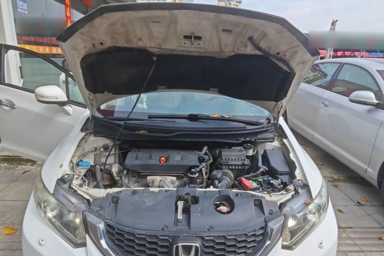 Used Honda Civic 2014 1.8L automatic luxury edition Engine Bay
