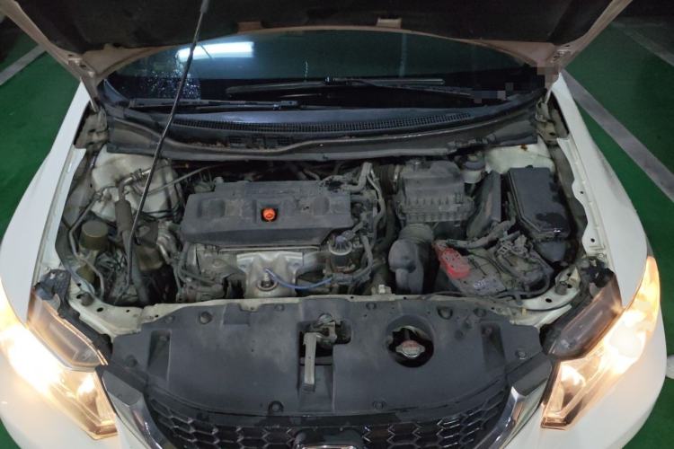 Used Honda Civic 2014 1.8L automatic comfort version Engine Bay