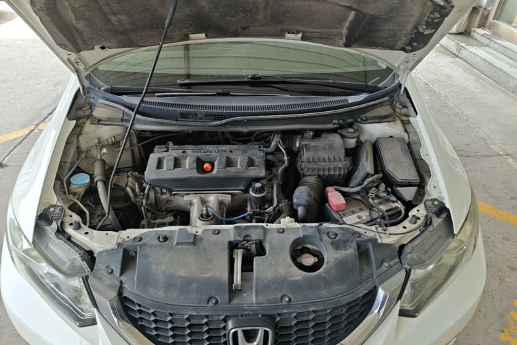 Used Honda Civic 2014 1.8L automatic comfort version Engine Bay