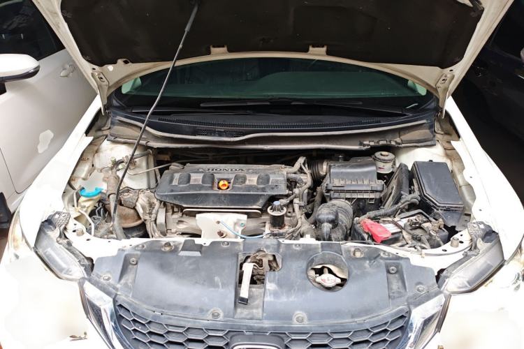 Used Honda Civic 2014 1.8L automatic luxury edition Engine Bay
