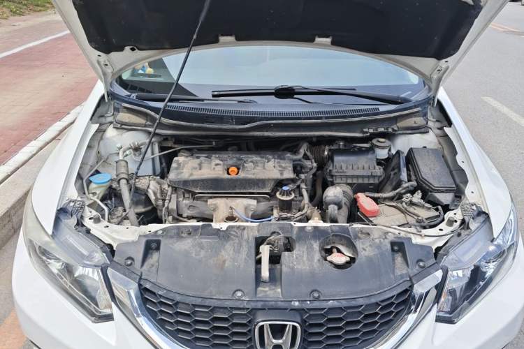 Used Honda Civic 2014 1.8L automatic comfort version Engine Bay