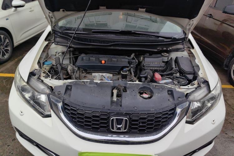 Used Honda Civic 2014 1.8L automatic luxury edition Engine Bay