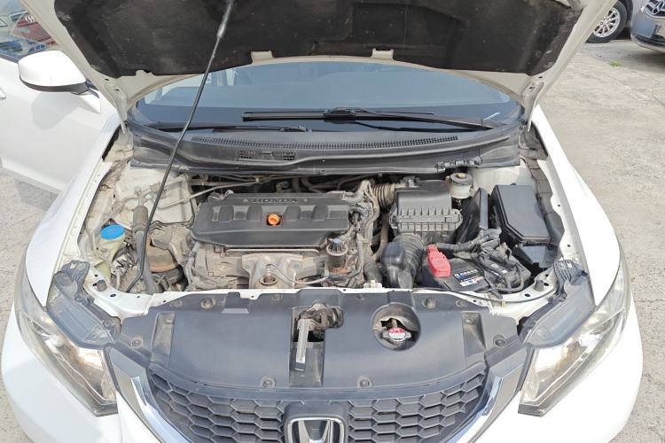Used Honda Civic 2014 1.8L automatic comfort version Engine Bay