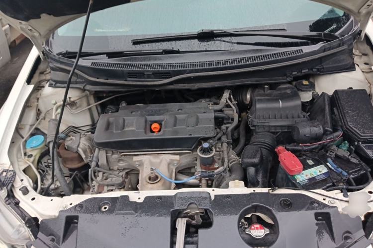 Used Honda Civic 2014 1.8L automatic comfort version Engine Bay