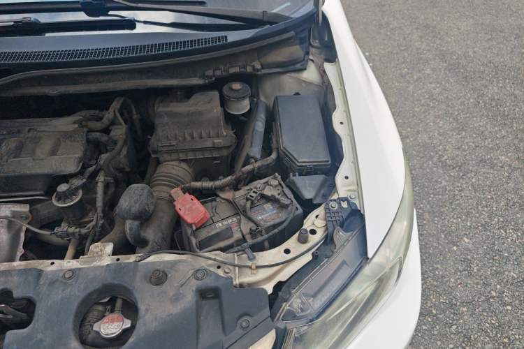 Used Honda Civic 2014 1.8L automatic comfort version Engine Bay Left