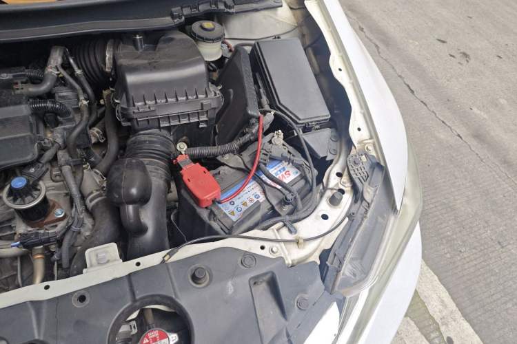 Used Honda Civic 2014 1.8L automatic comfort version Engine Bay Left