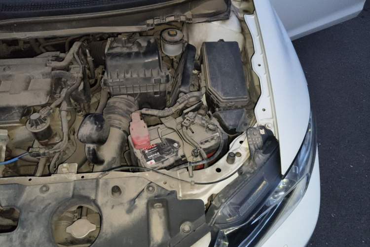 Used Honda Civic 2014 1.8L automatic luxury edition Engine Bay Left