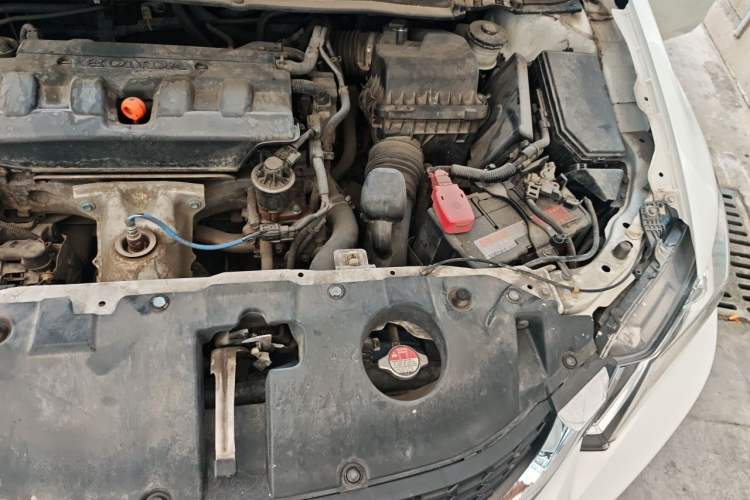 Used Honda Civic 2014 1.8L automatic comfort version Engine Bay Left