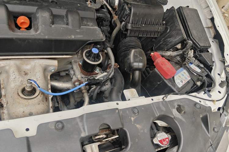 Used Honda Civic 2014 1.8L automatic comfort version Engine Bay Left