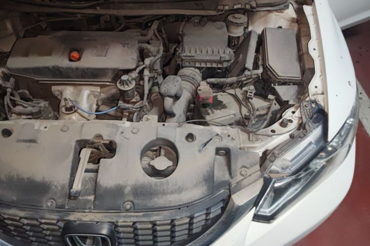 Used Honda Civic 2014 1.8L automatic comfort version Engine Bay Left