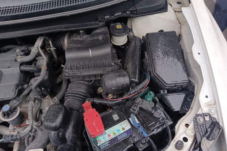 Used Honda Civic 2014 1.8L automatic comfort version Engine Bay Left