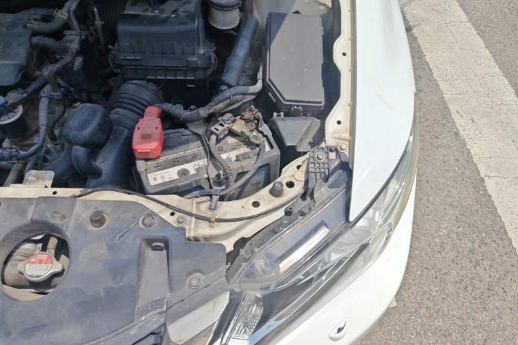 Used Honda Civic 2014 1.8L automatic luxury edition Engine Bay Left