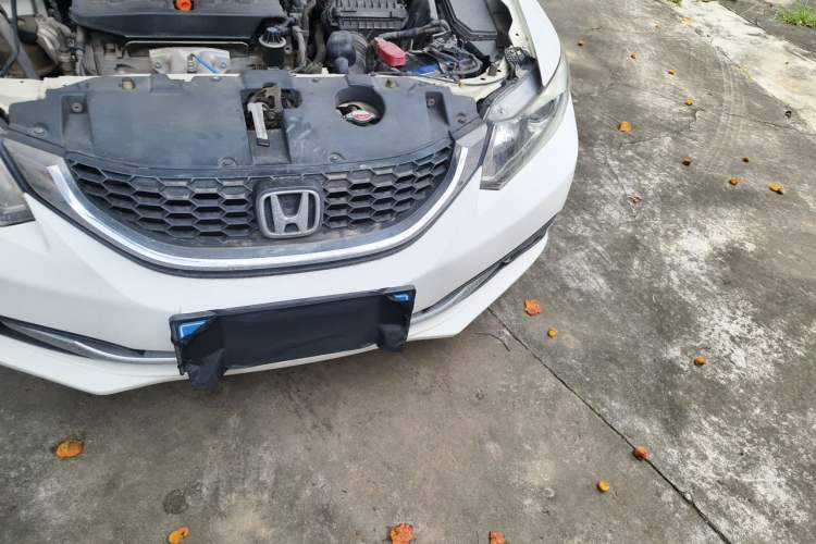 Used Honda Civic 2014 1.8L automatic comfort version Engine Bay Left