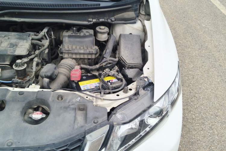 Used Honda Civic 2014 1.8L automatic comfort version Engine Bay Left