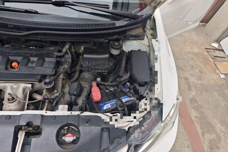 Used Honda Civic 2014 1.8L automatic comfort version Engine Bay Left