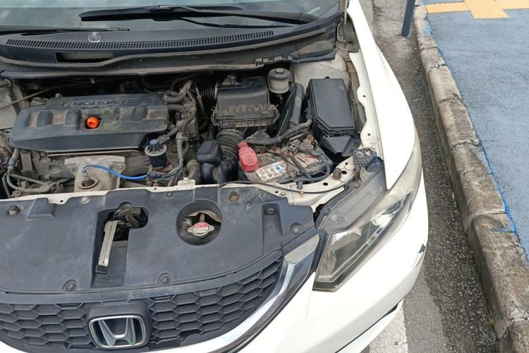 Used Honda Civic 2014 1.8L automatic comfort version Engine Bay Left