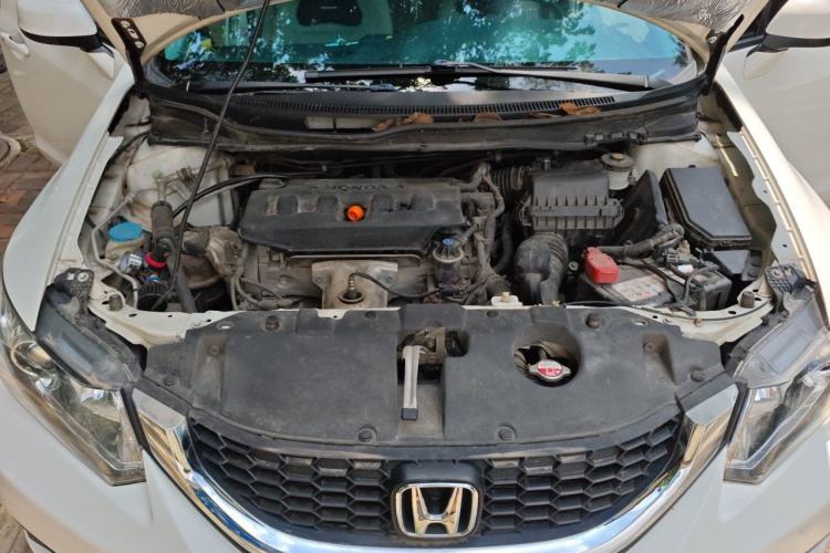 Used Honda Civic 2014 1.8L automatic comfort version Engine Bay