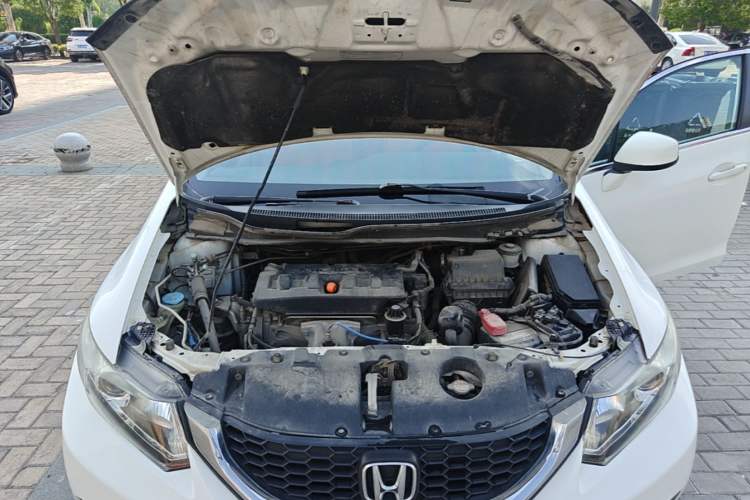 Used Honda Civic 2014 1.8L Automatic Classic Edition Engine Bay