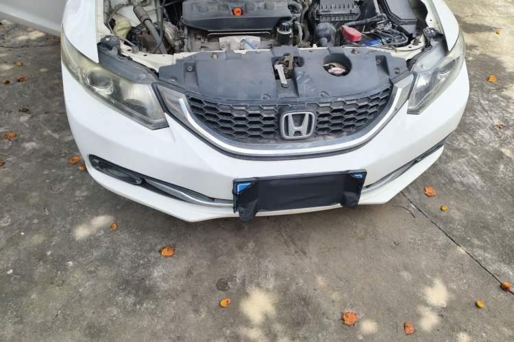 Used Honda Civic 2014 1.8L automatic comfort version Engine Bay