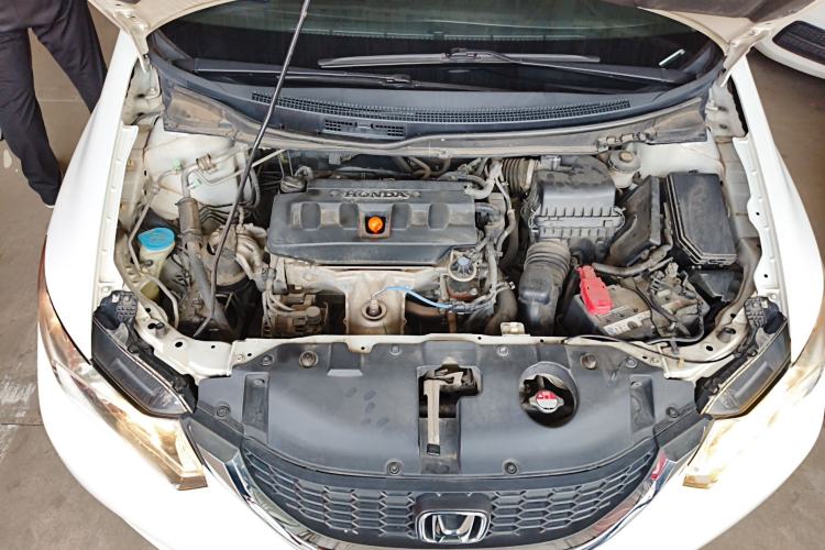 Used Honda Civic 2014 1.8L automatic comfort version Engine Bay