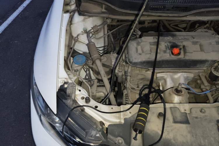 Used Honda Civic 2014 1.8L automatic luxury edition Engine Bay Right