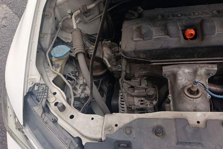 Used Honda Civic 2014 1.8L automatic comfort version Engine Bay Right