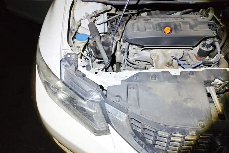 Used Honda Civic 2014 1.8L Automatic Classic Edition Engine Bay Right