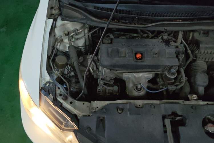 Used Honda Civic 2014 1.8L automatic comfort version Engine Bay Right