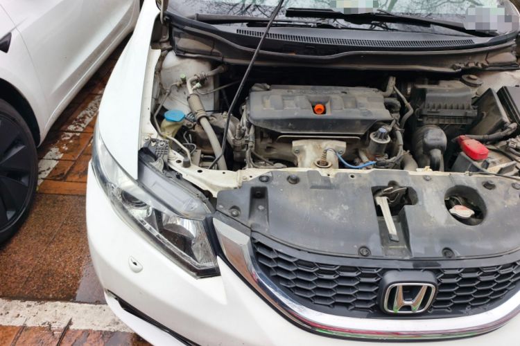 Used Honda Civic 2014 1.8L automatic luxury edition Engine Bay Right