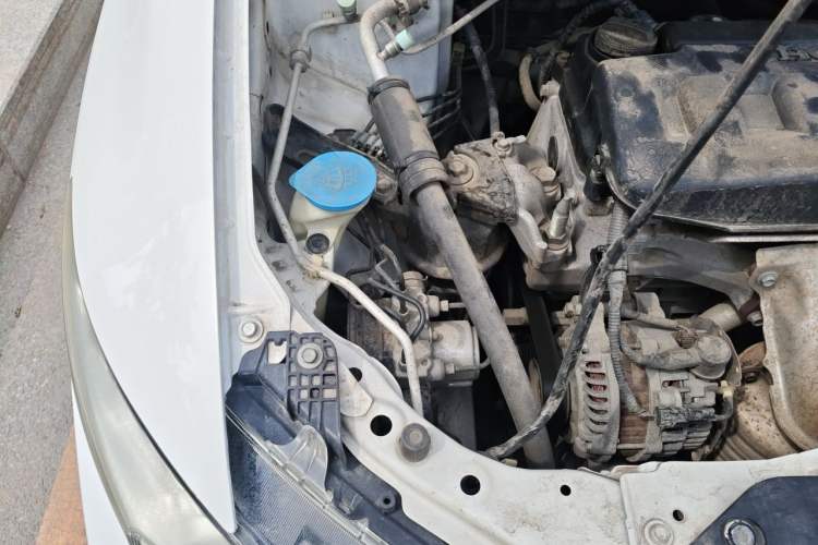 Used Honda Civic 2014 1.8L automatic comfort version Engine Bay Right
