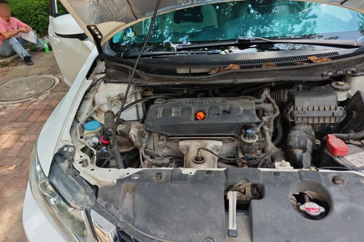 Used Honda Civic 2014 1.8L automatic comfort version Engine Bay Right