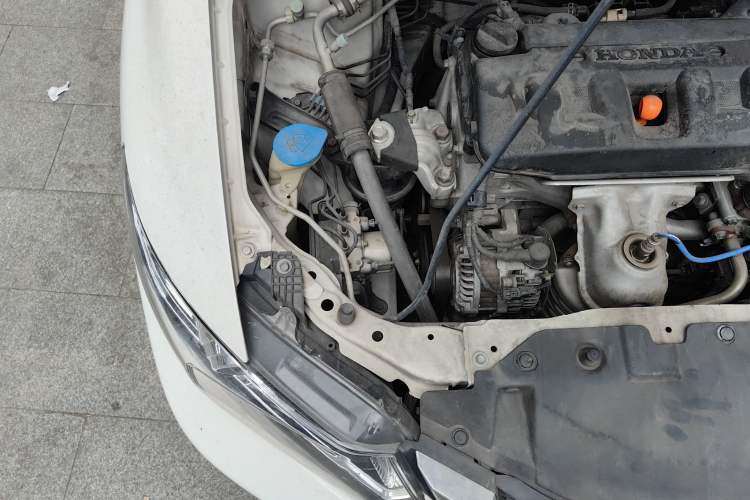 Used Honda Civic 2014 1.8L automatic comfort version Engine Bay Right