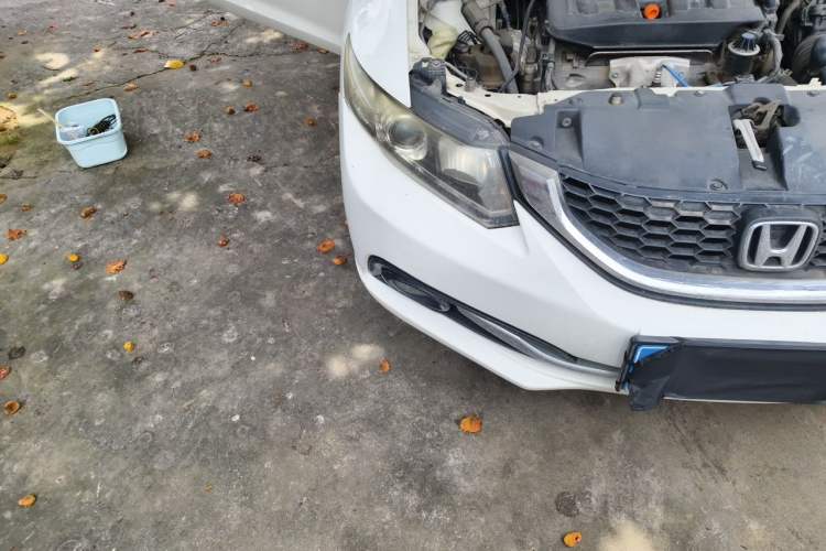 Used Honda Civic 2014 1.8L automatic comfort version Engine Bay Right