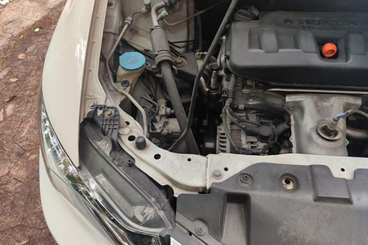 Used Honda Civic 2014 1.8L automatic comfort version Engine Bay Right
