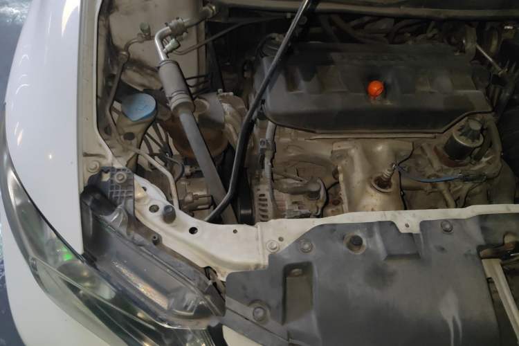 Used Honda Civic 2014 1.8L automatic comfort version Engine Bay Right