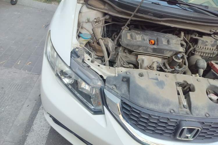 Used Honda Civic 2014 1.8L Automatic Classic Edition Engine Bay Right